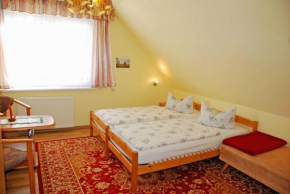 Отель Ferienwohnung Christine  Зелин